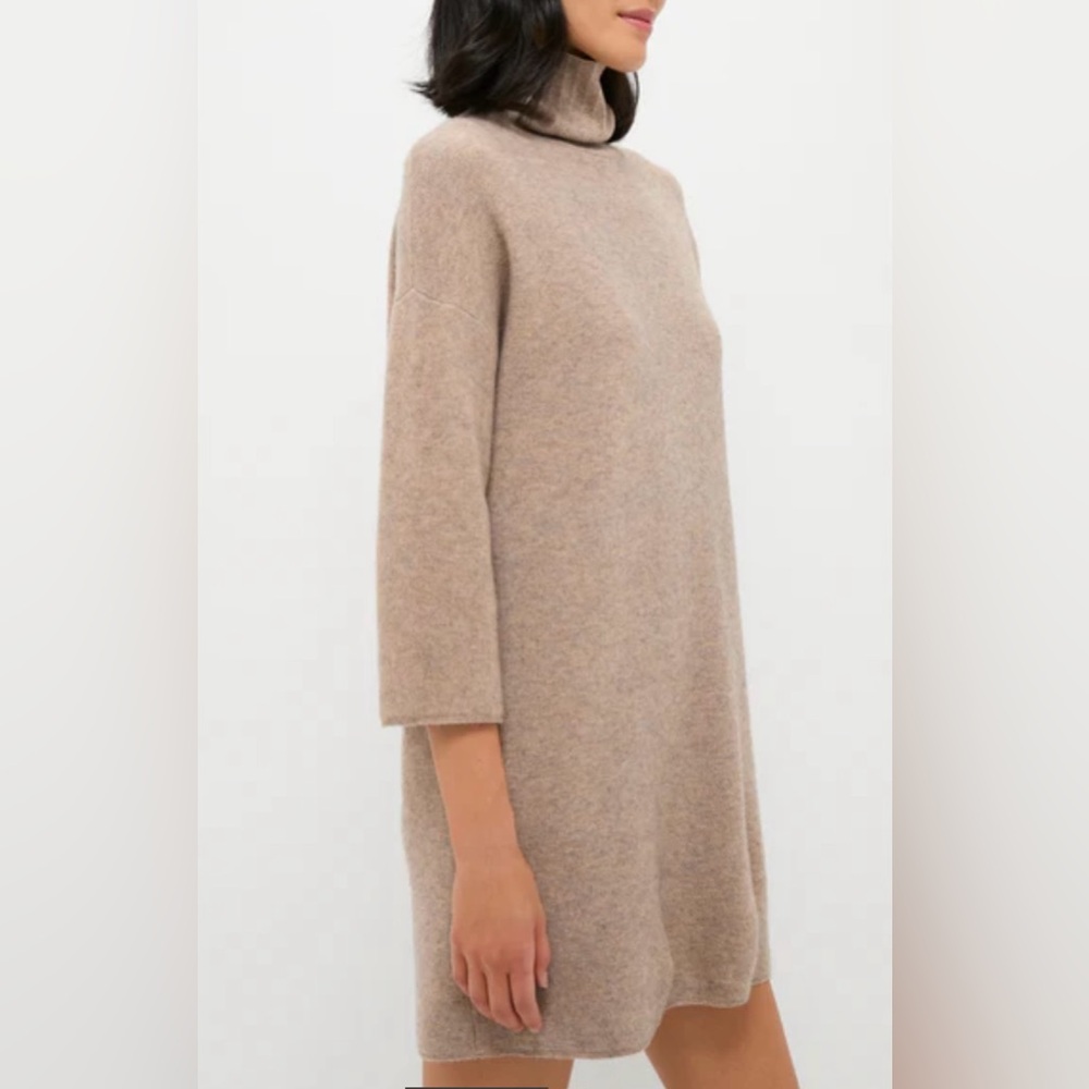 Tuckernuck POMANDER PLACE Dress NWT Hazelwood Vivianne Beige Sweater M - Picture 2 of 16